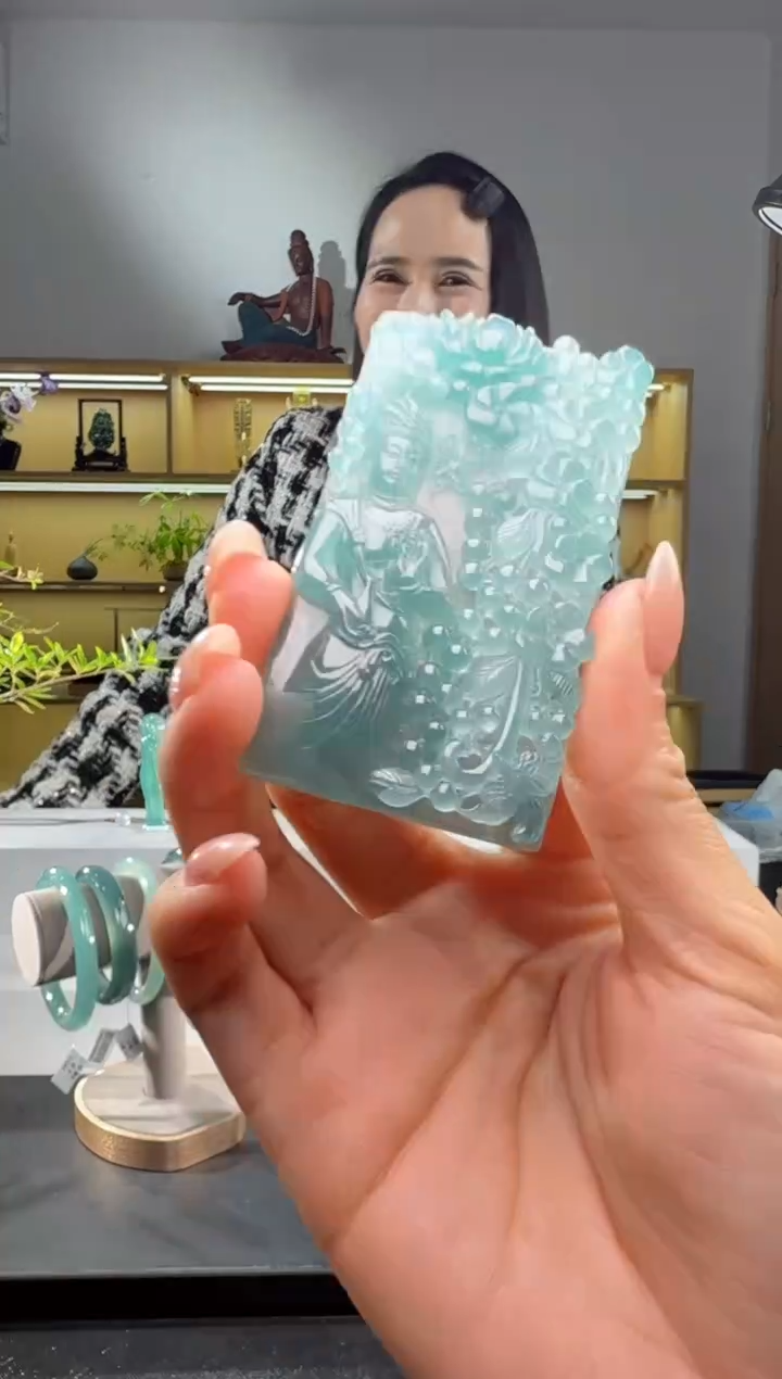 吊坠(赠链)未镶嵌翡翠观音