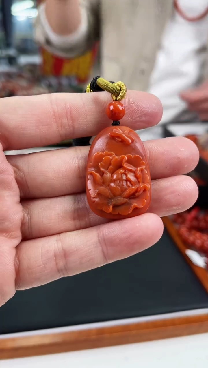 【闪购商品】南红玛瑙吊坠未镶嵌一个/条