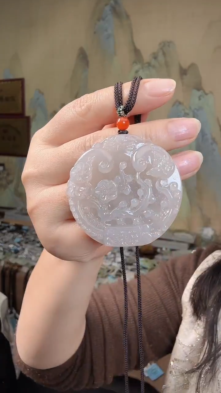 颈饰未镶嵌和田玉.