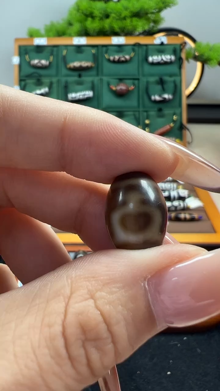 玛瑙/玉髓（覆膜）颈饰未镶嵌29.（微瑕）