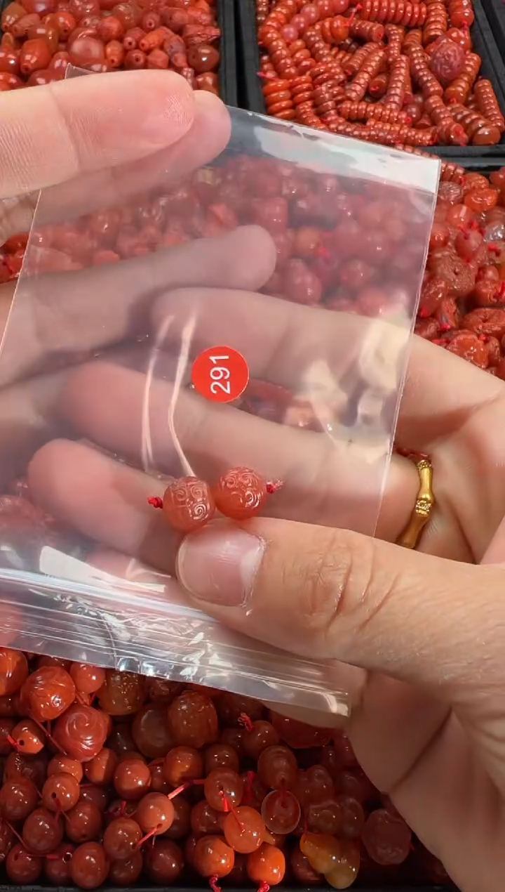 【闪购商品】南红玛瑙颈饰未镶嵌1