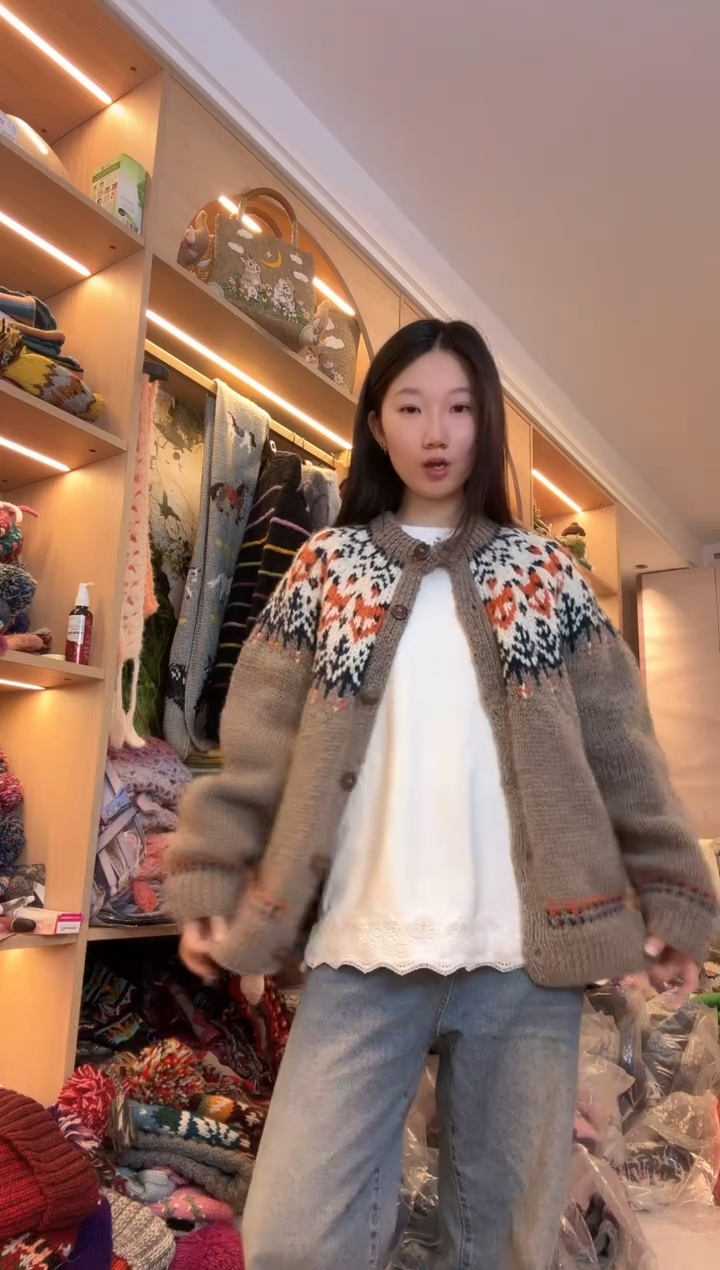 羊毛纯手工咖色开衫毛衣