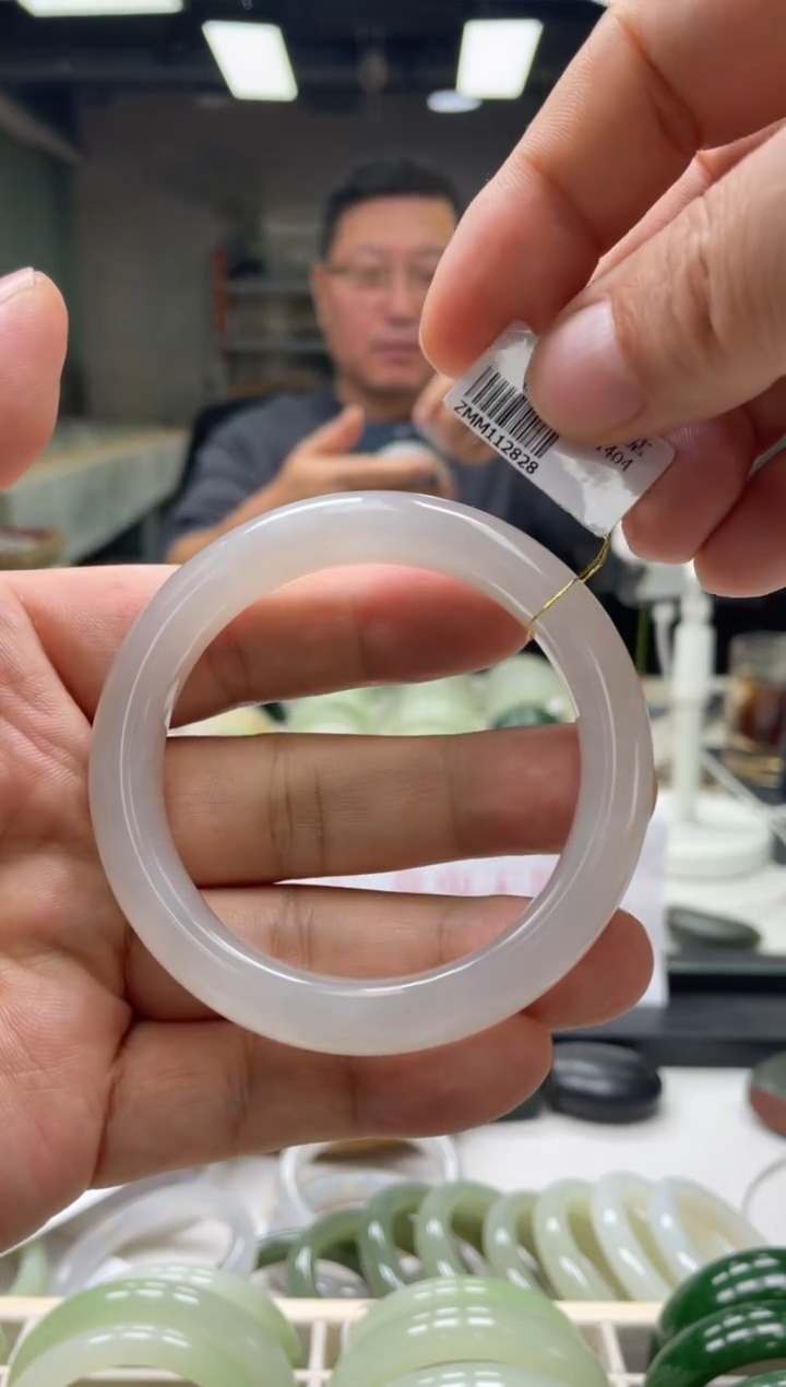 【闪购商品】和田玉手镯未镶嵌编码2828 圈口57-58