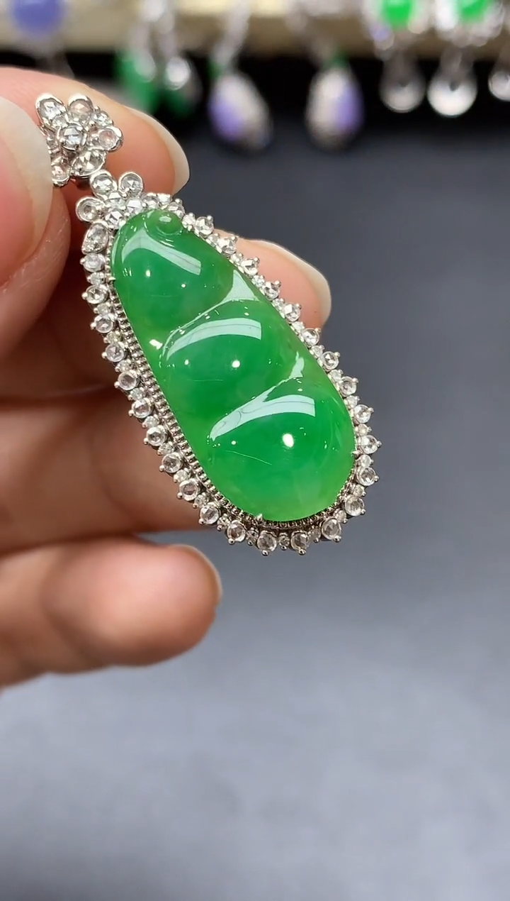 颈饰18K金镶嵌翡翠644-中国好珍宝