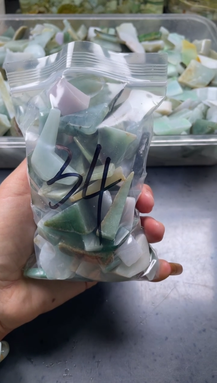 配石翡翠天然翡翠中号500克34