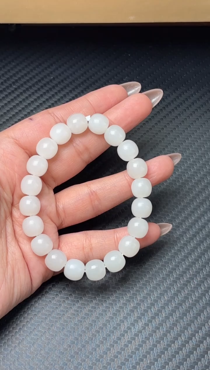 未镶嵌手串和田玉且末天泰微色差卡10H