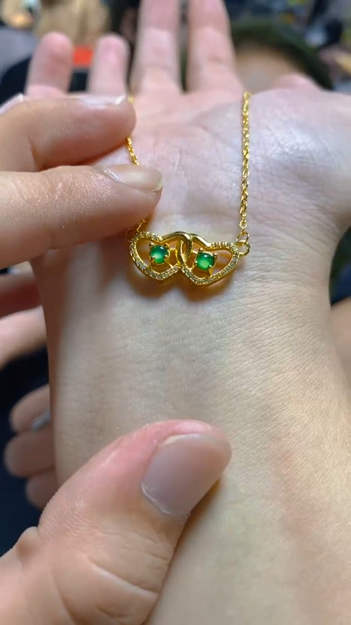 【闪购商品】翡翠吊坠(赠链)未镶嵌1035200724多样性发一