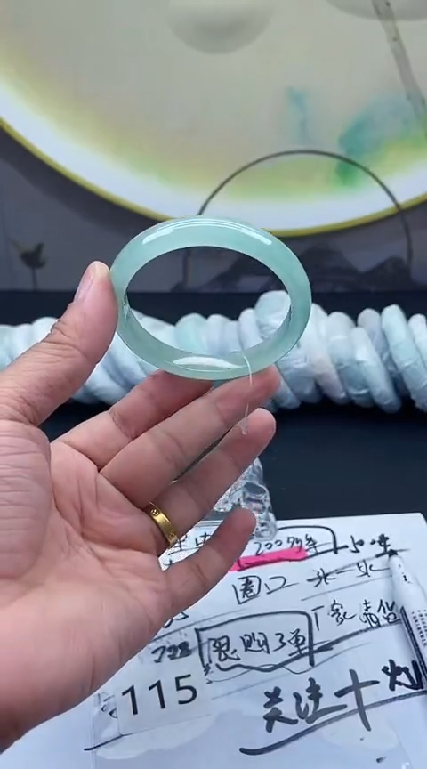 下单就是图片的手镯，放心冲！A115