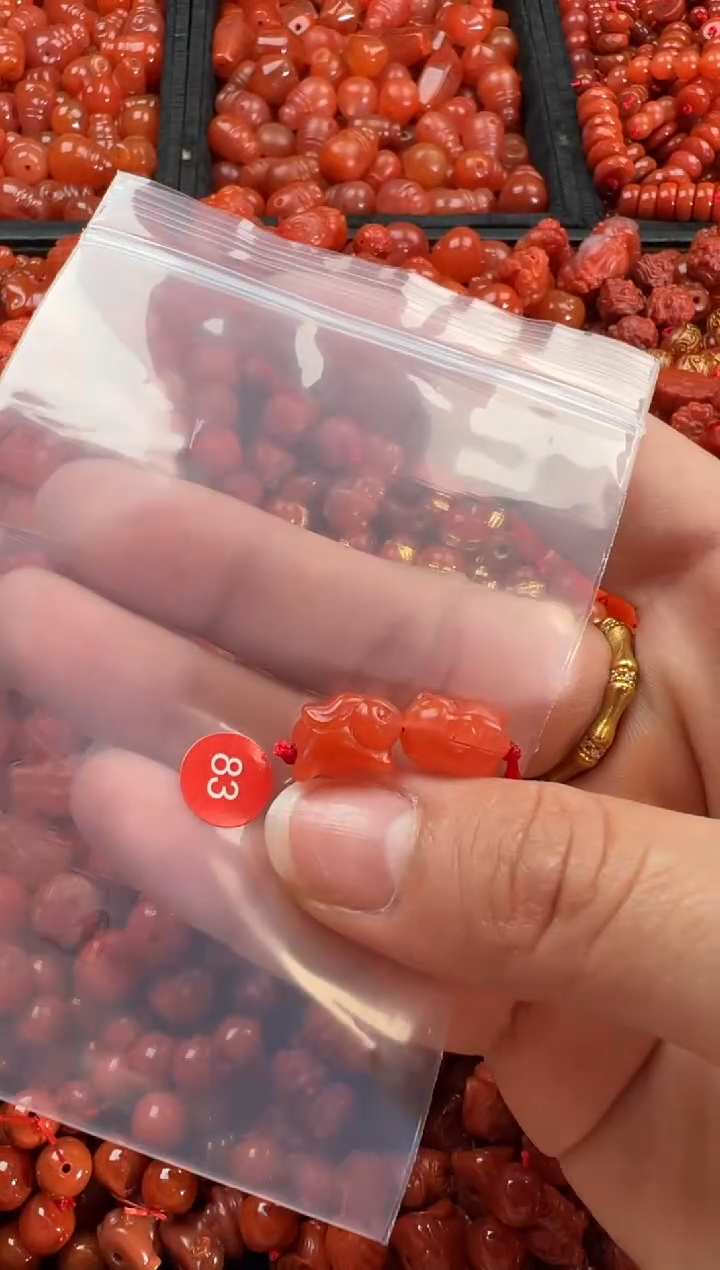 【闪购商品】南红玛瑙颈饰未镶嵌1