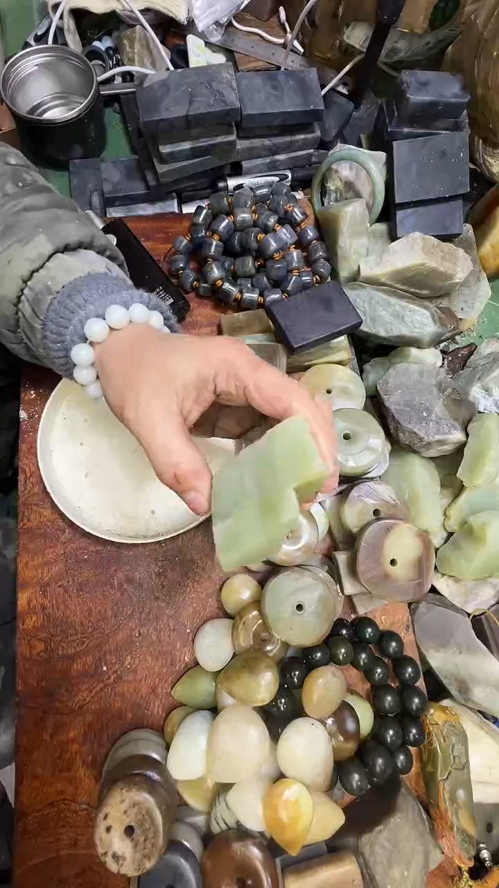 未镶嵌和田玉珠宝半成品1