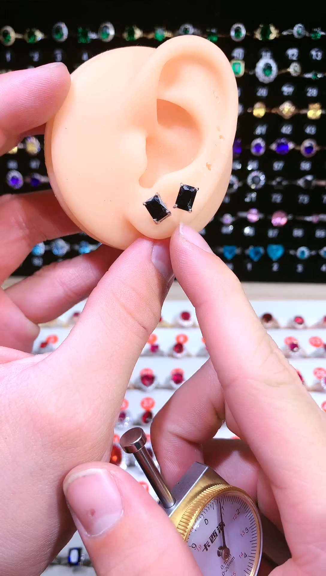 【闪购商品】蓝宝石耳钉银S925镶嵌111111