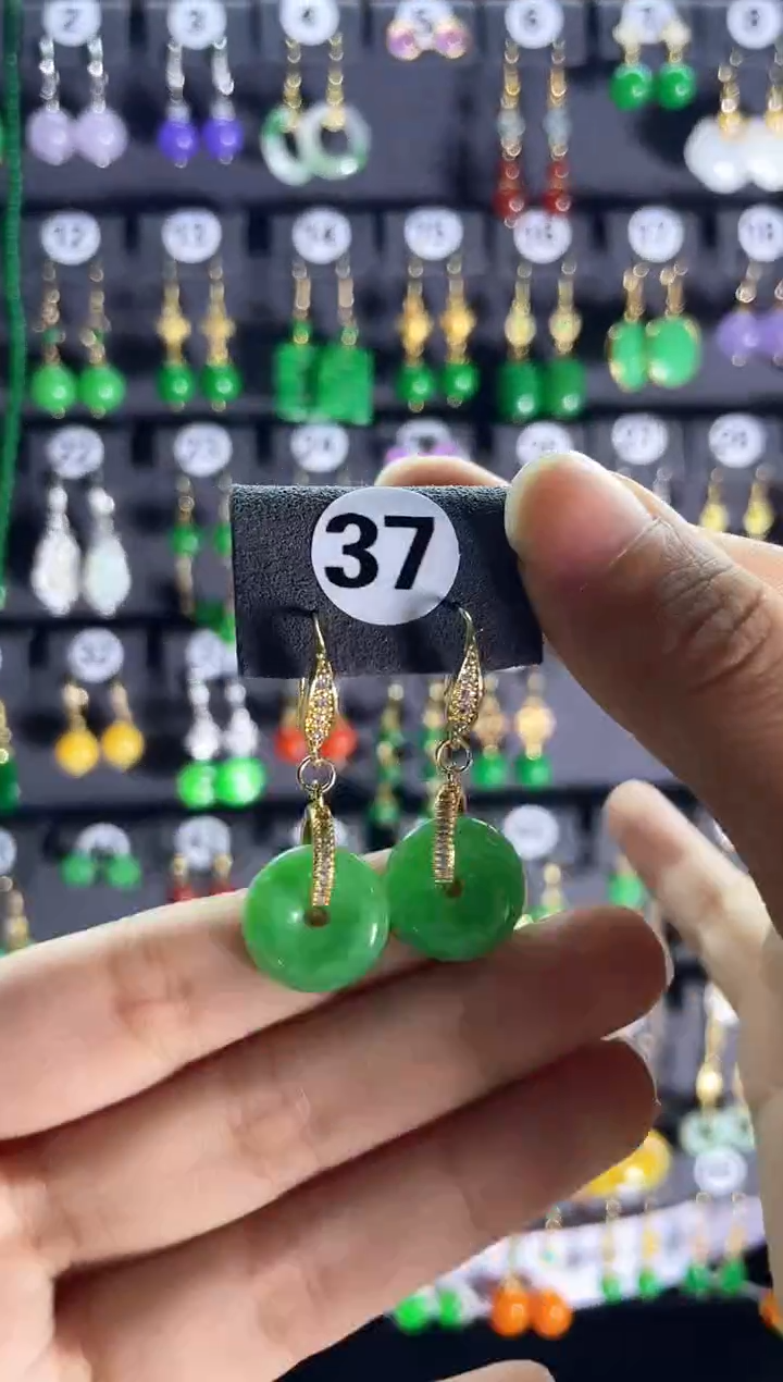 【闪购商品】翡翠颈饰银S925镶嵌37....