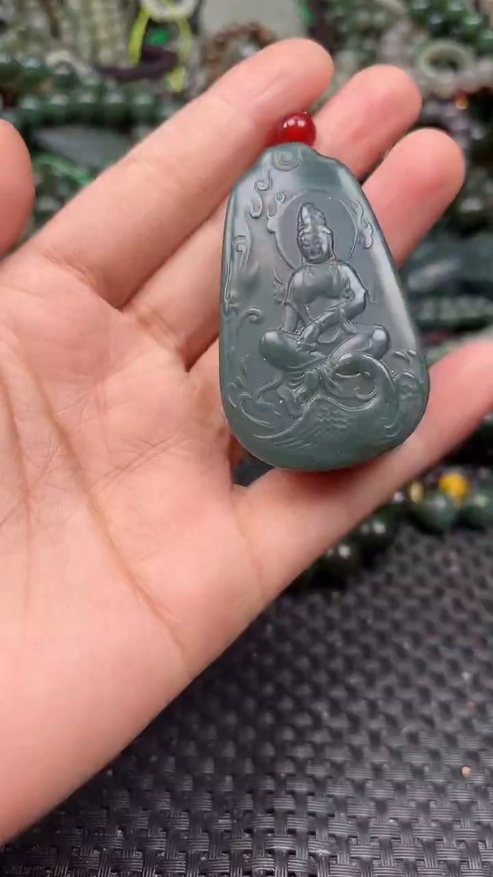 颈饰未镶嵌和田玉1