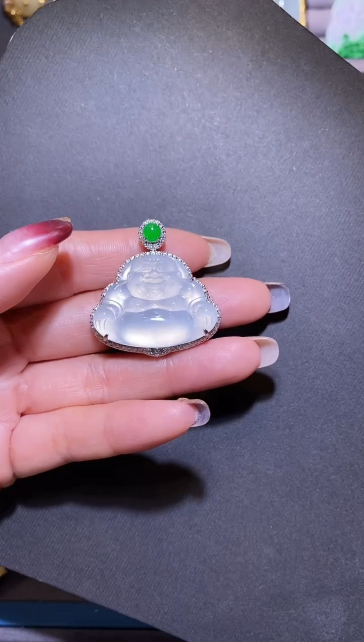 颈饰18K金镶嵌翡翠翡翠佛公吊坠