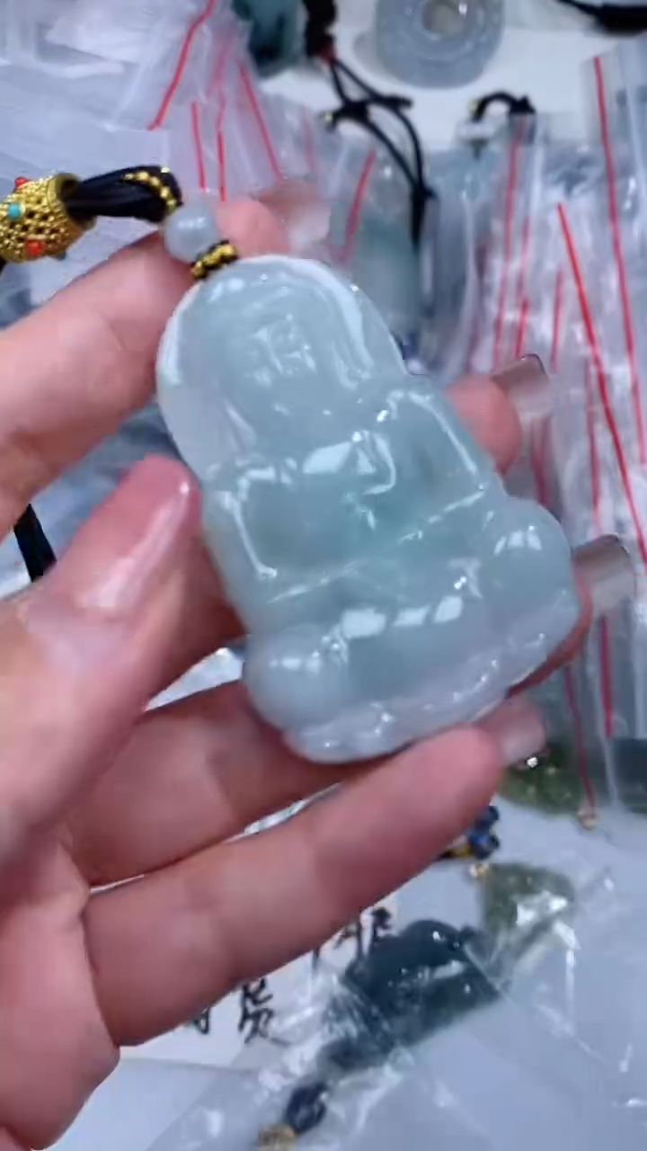 翡翠未镶嵌颈饰吊坠