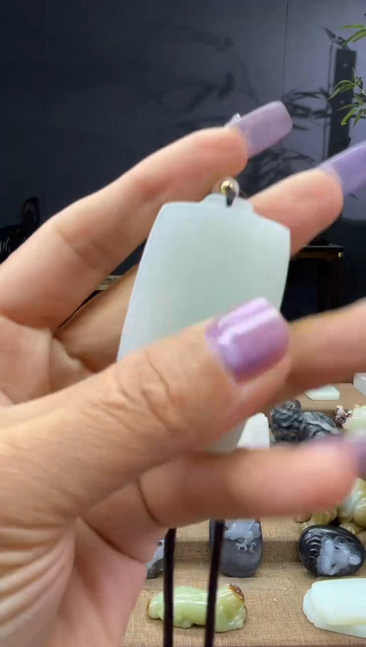 颈饰未镶嵌和田玉1