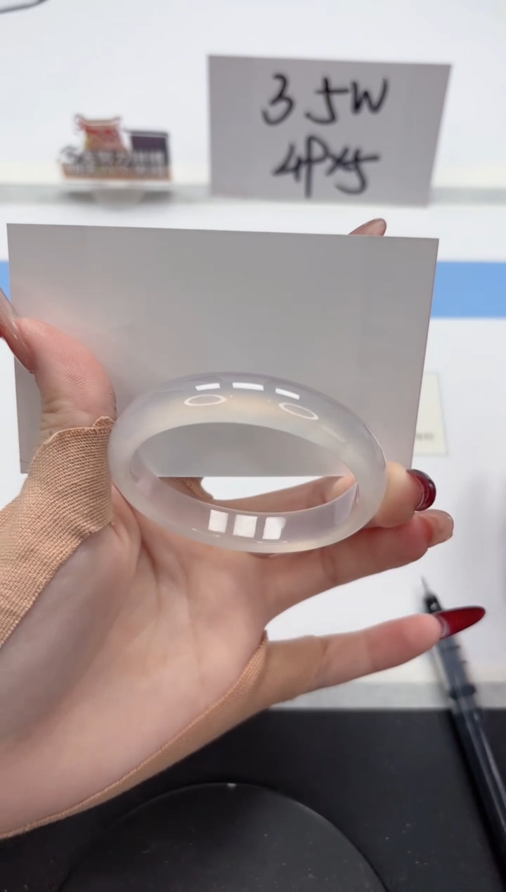 【闪购商品】石英质玉手镯未镶嵌A147-52.3