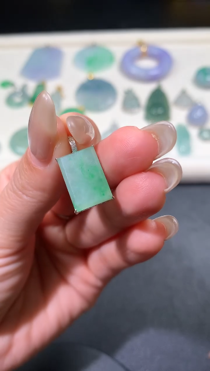 吊坠(不含链)18K金镶嵌翡翠翡翠