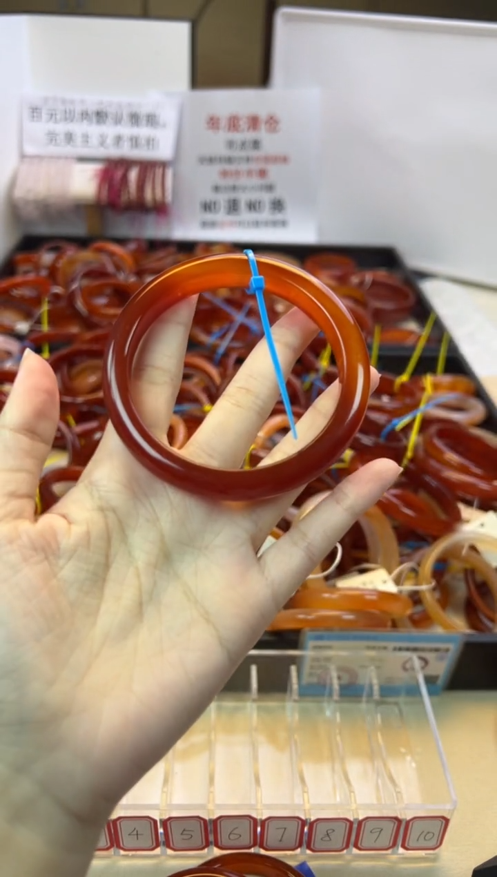 【闪购商品】玛瑙/玉髓手镯未镶嵌62圈口