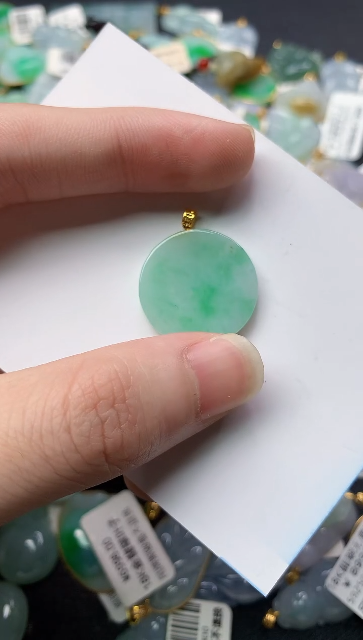 【闪购商品】翡翠颈饰18K金镶嵌2.........