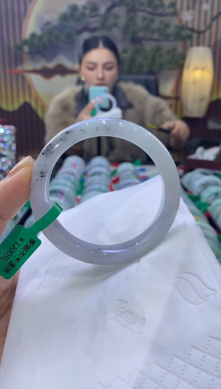 【闪购商品】翡翠手镯未镶嵌多人08286