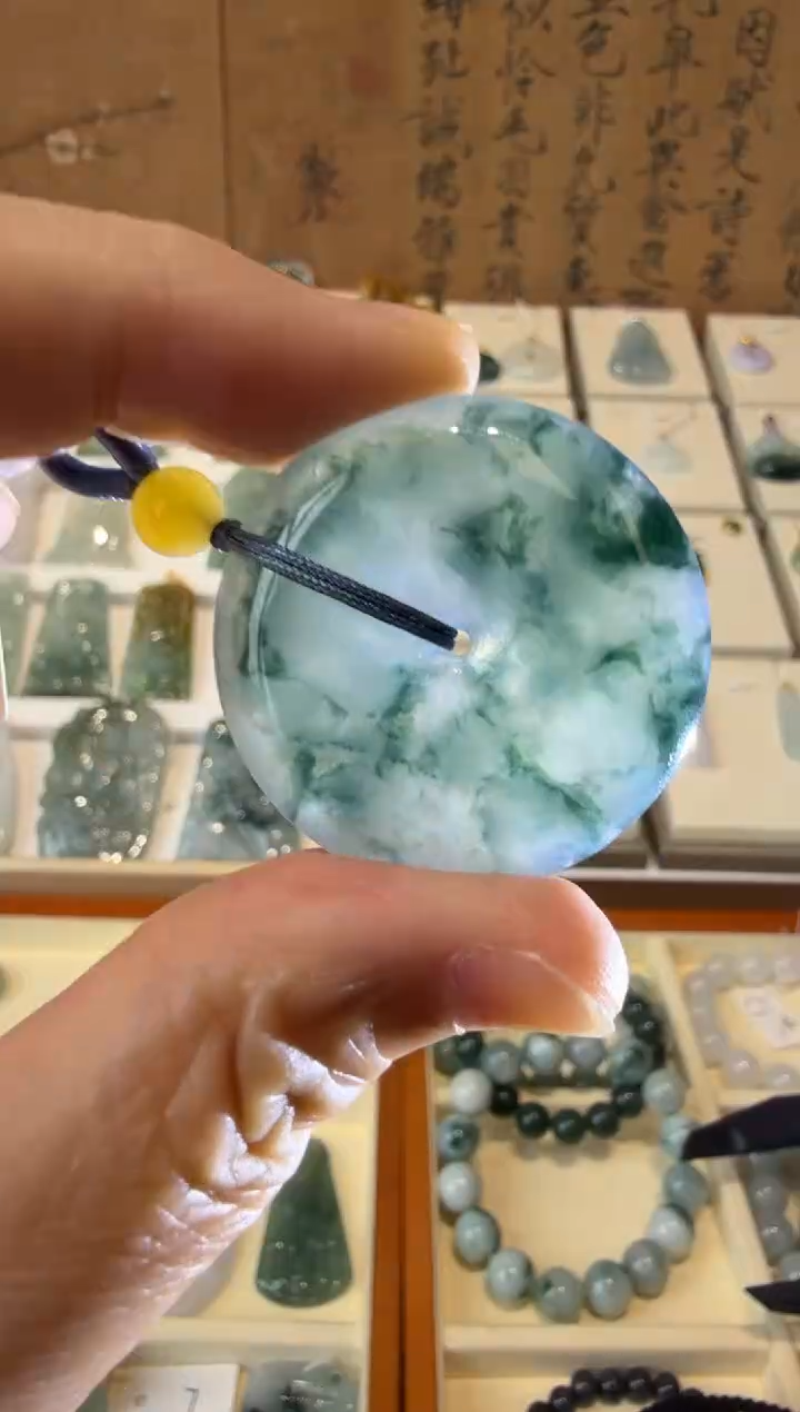 翡翠挂件未镶嵌A货翡翠多样性孤品