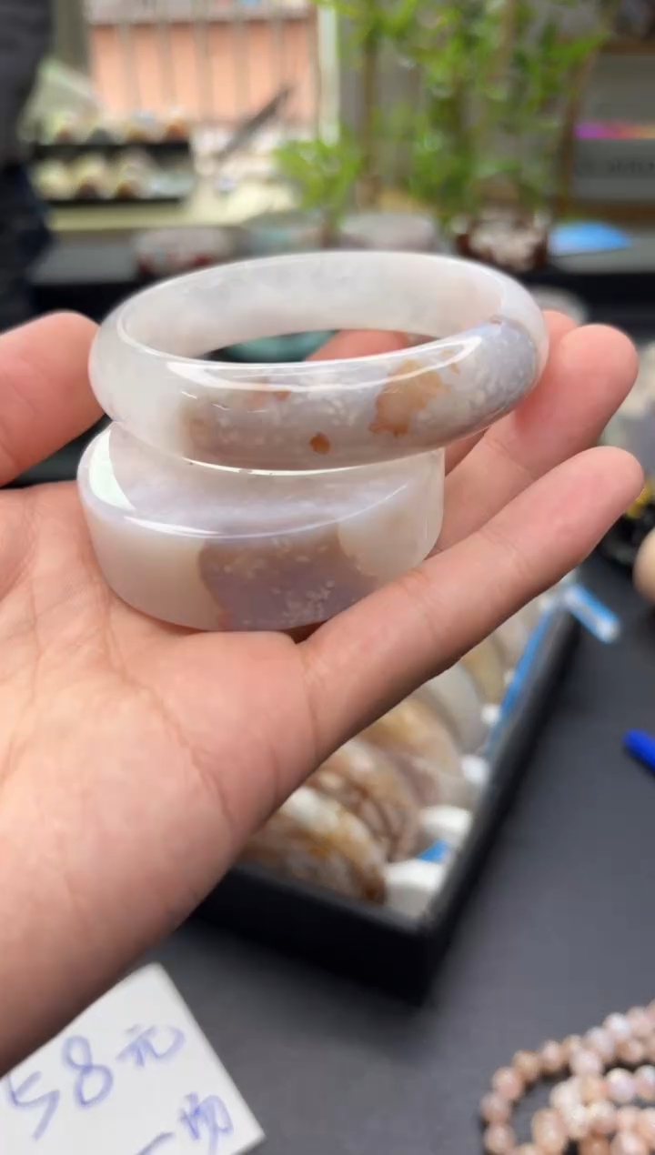 【闪购商品】石英质玉手镯未镶嵌C840(61圈赠送镯心)