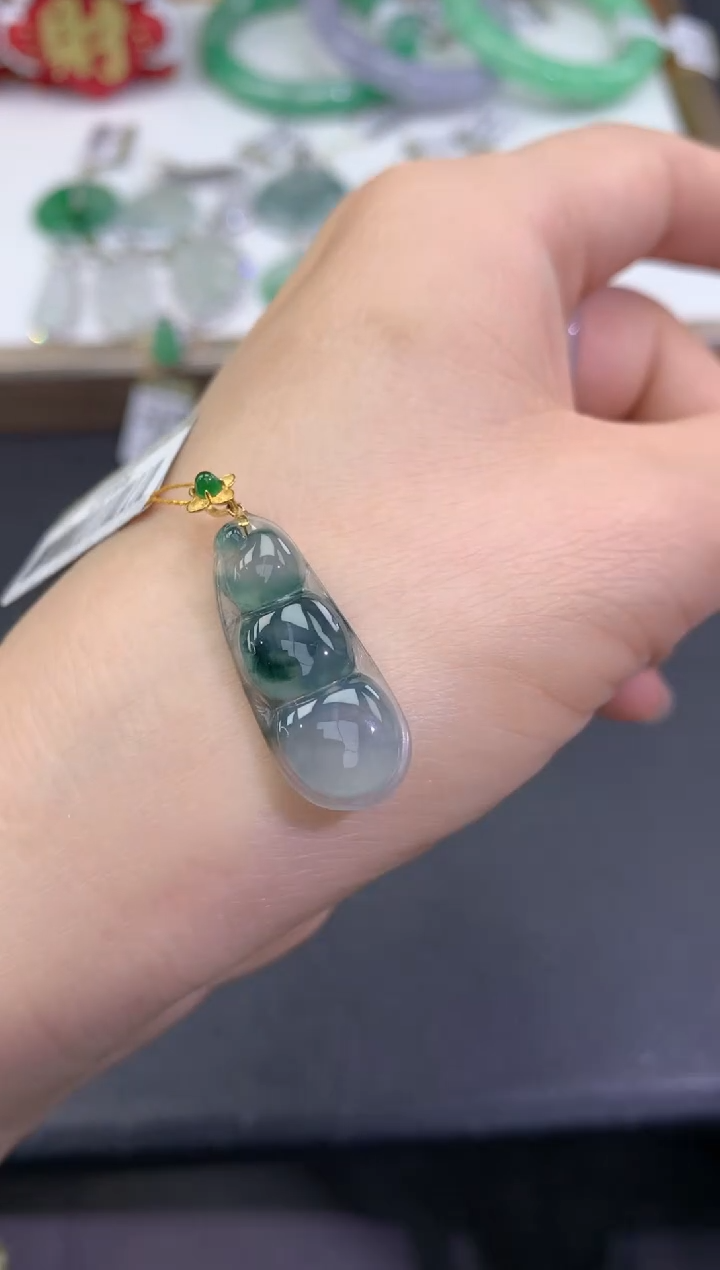 【闪购商品】翡翠颈饰18K金镶嵌         