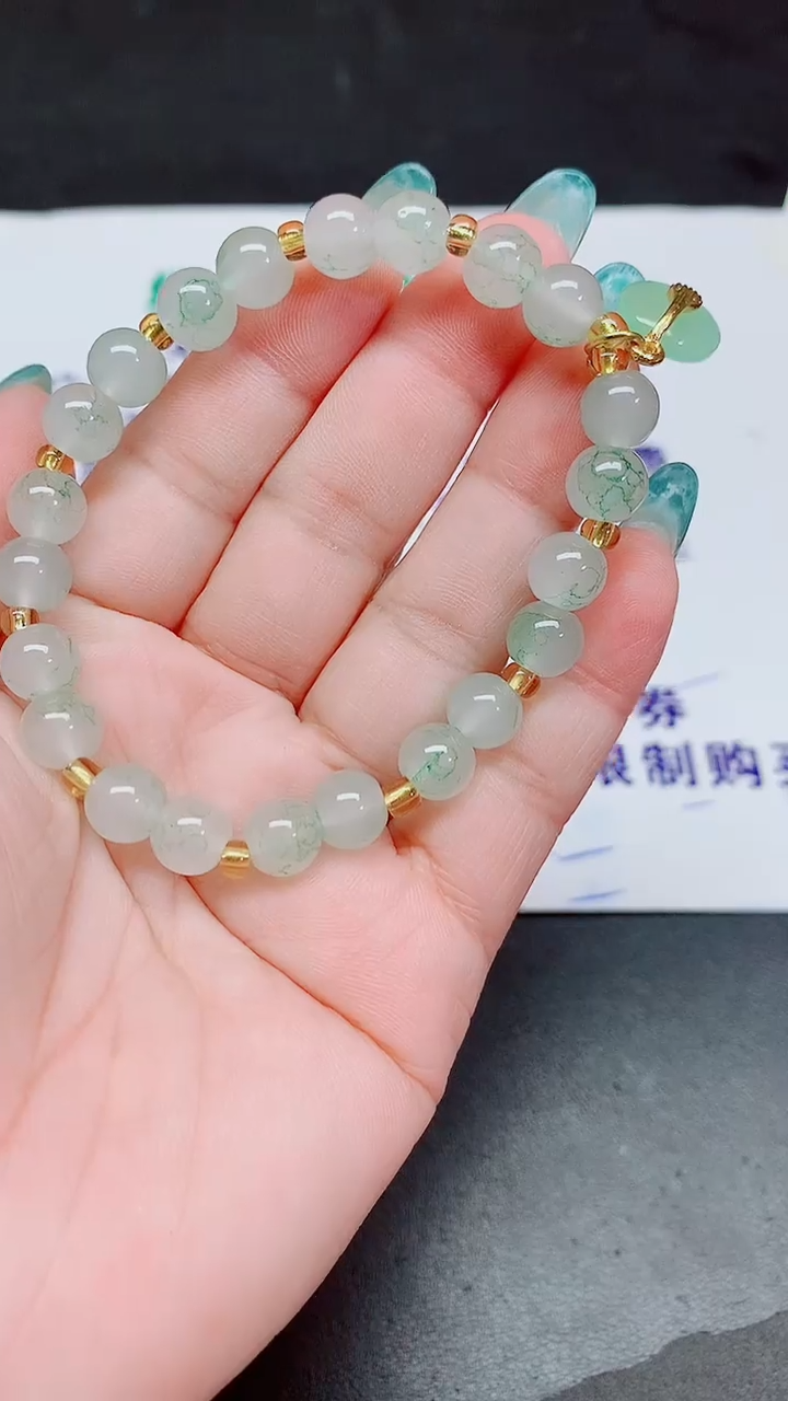 翡翠手镯未镶嵌?**?0000000000000