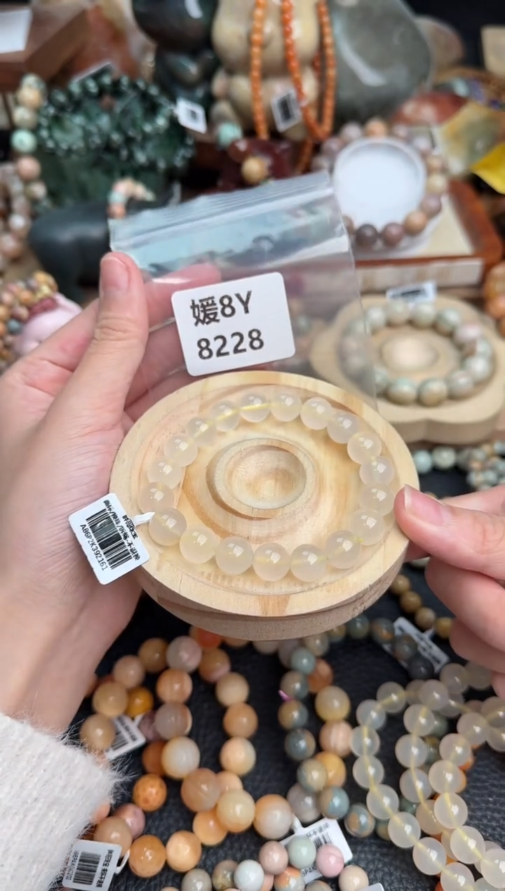 【闪购商品】石英质玉手链未镶嵌8Y8228