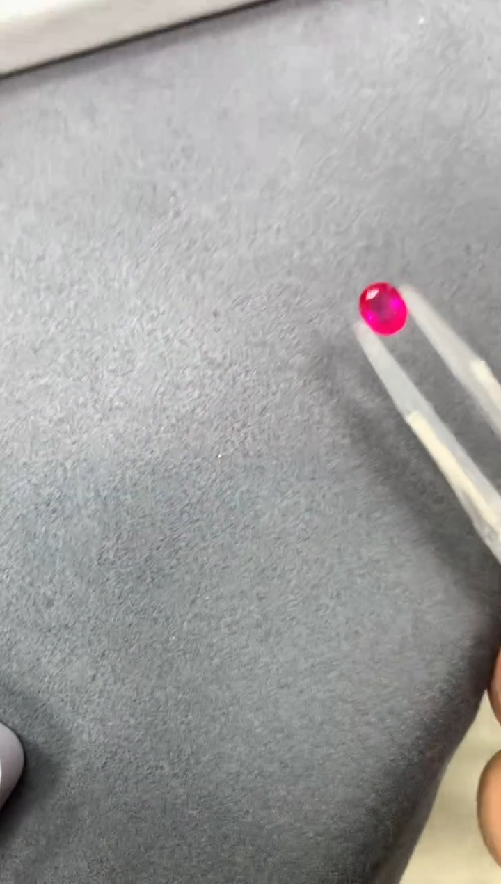 裸石未镶嵌红宝石0.6ct一粒