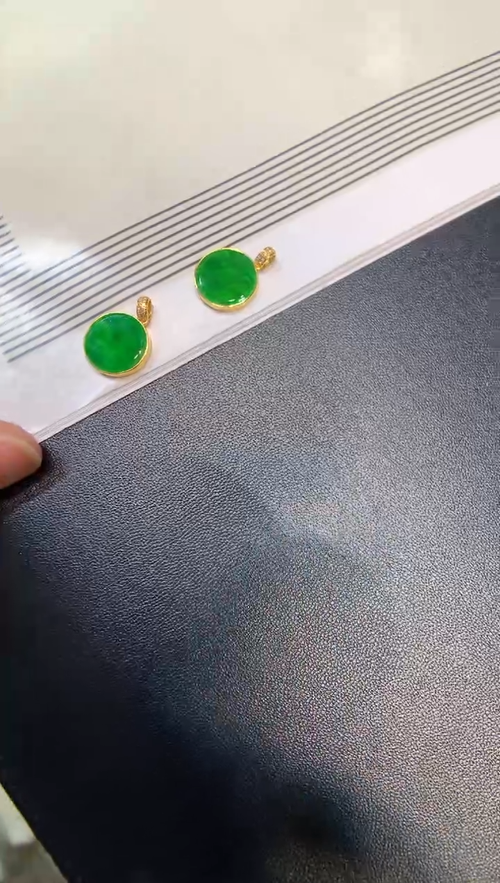 颈饰18K金镶嵌翡翠无事牌 多样性发一件