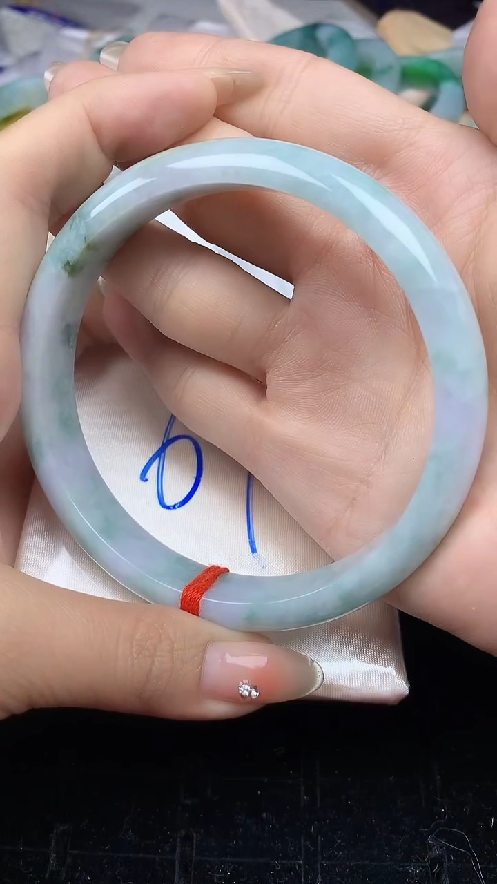 【闪购商品】翡翠手镯未镶嵌手镯