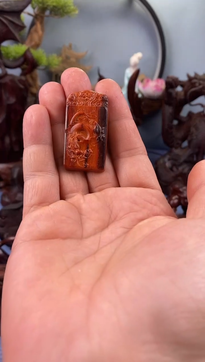 檀香紫檀（小叶紫檀）P****i龙牌