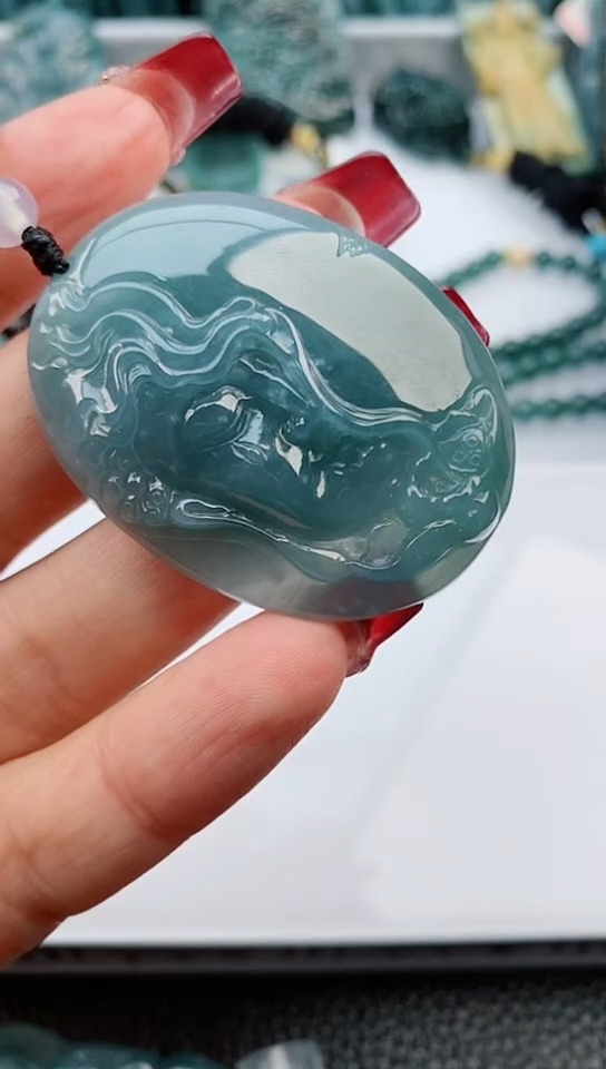 【闪购商品】翡翠颈饰未镶嵌             