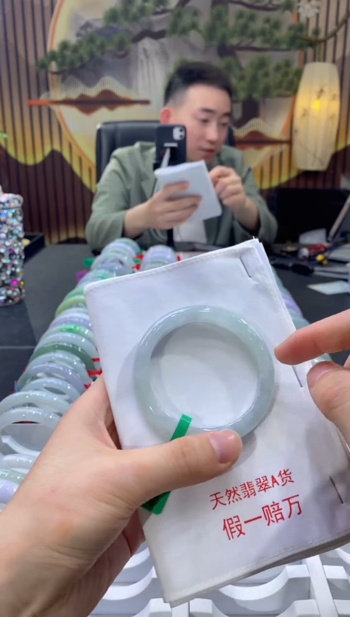 【闪购商品】翡翠手镯未镶嵌00006140