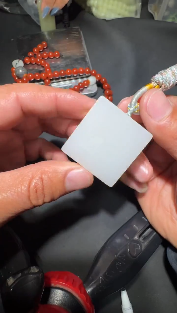 未镶嵌和田玉（糖玉）挂件和田玉