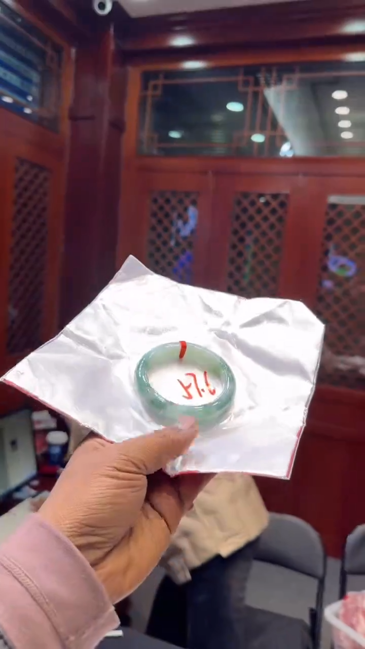 【闪购商品】翡翠手镯未镶嵌手镯