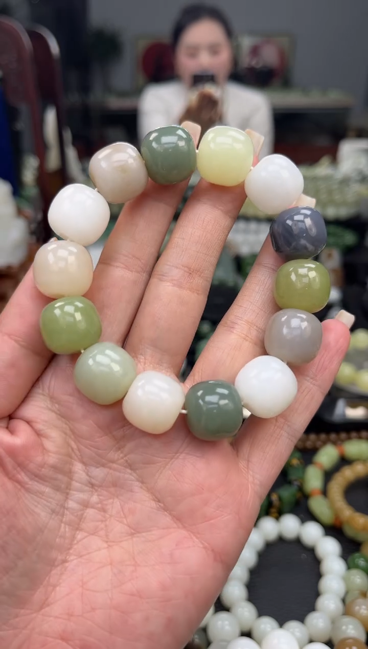 【闪购商品】和田玉手串未镶嵌新疆多宝卡16