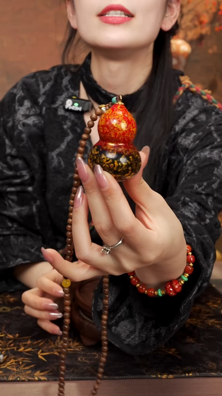 642---大漆脖挂小葫芦---158