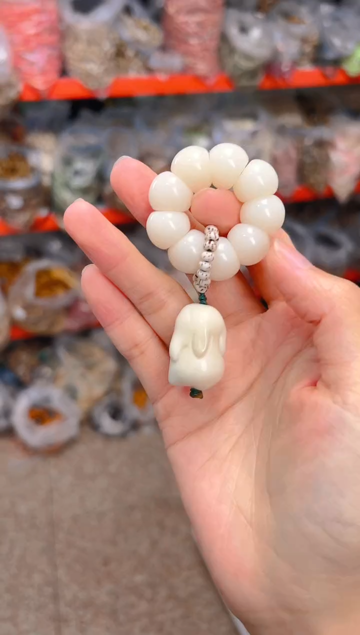 吊坠菩提根/象牙果荔枝栋手捻 白色兔