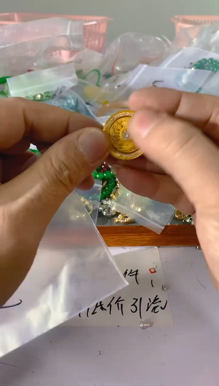 【闪购商品】水晶颈饰未镶嵌373红宝，蓝宝，贝珠多样性发一件赠链