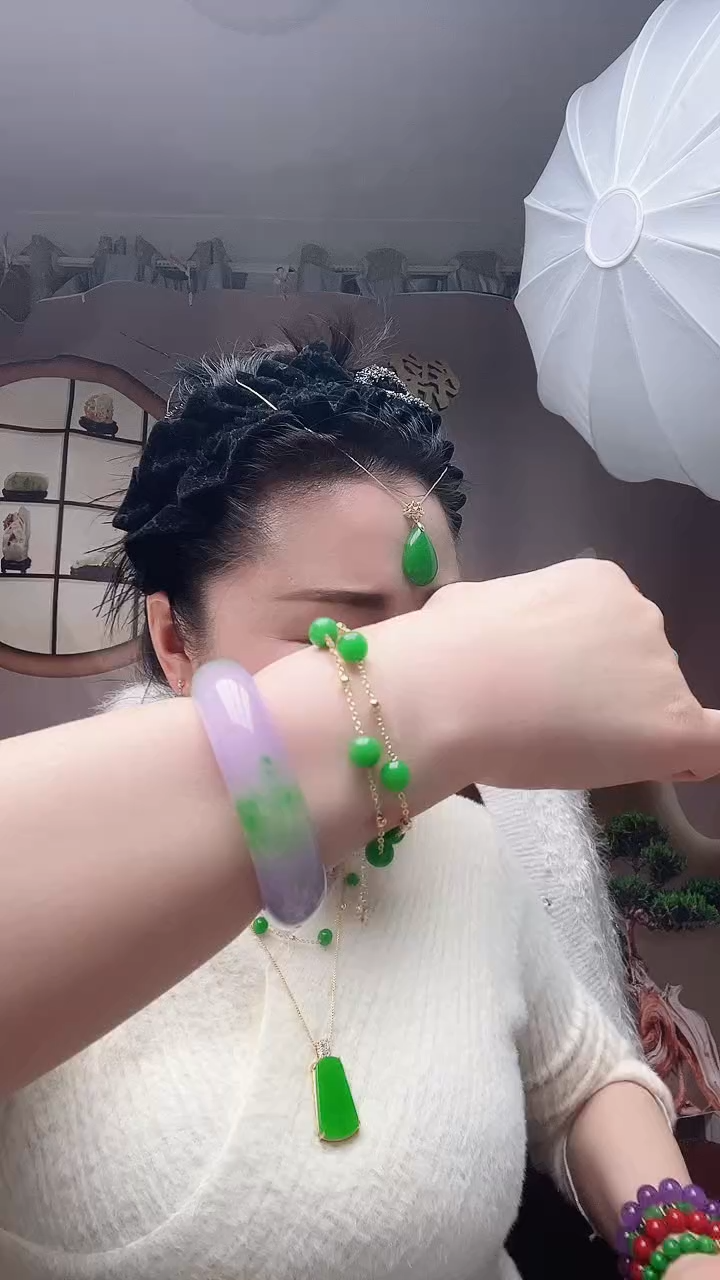 【闪购商品】翡翠手链14K金镶嵌满天星手链