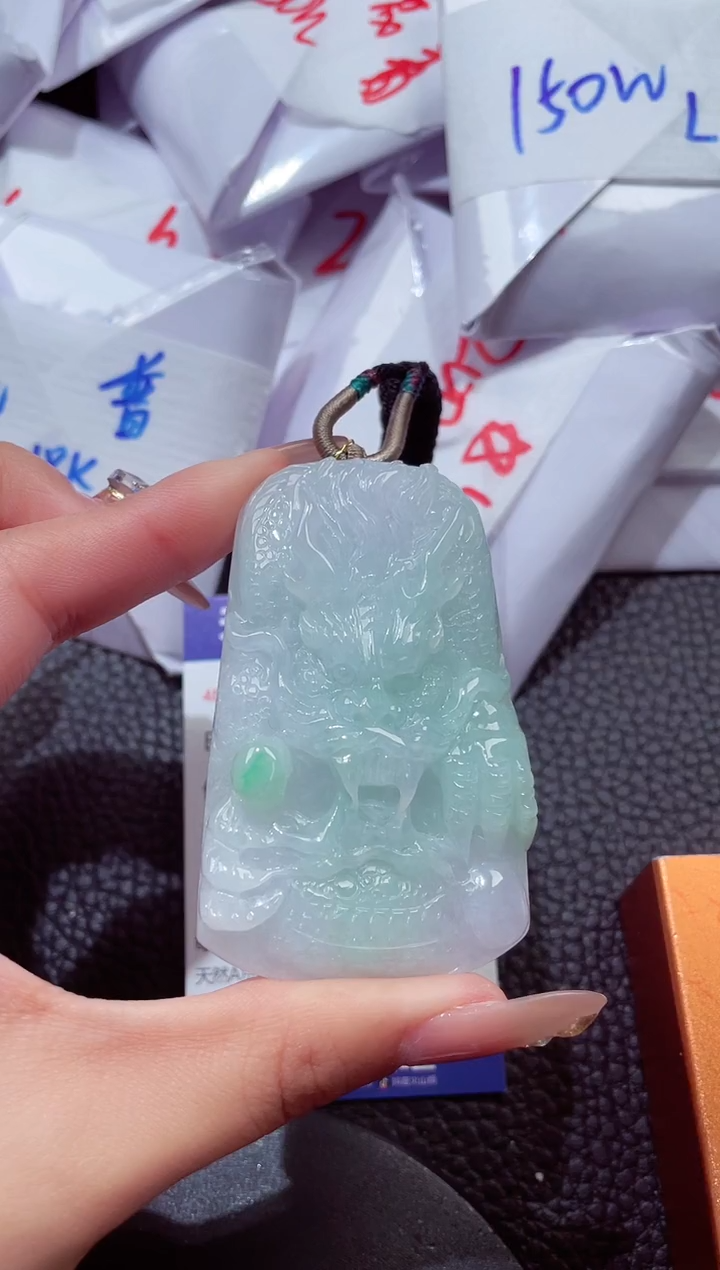 颈饰未镶嵌翡翠00000