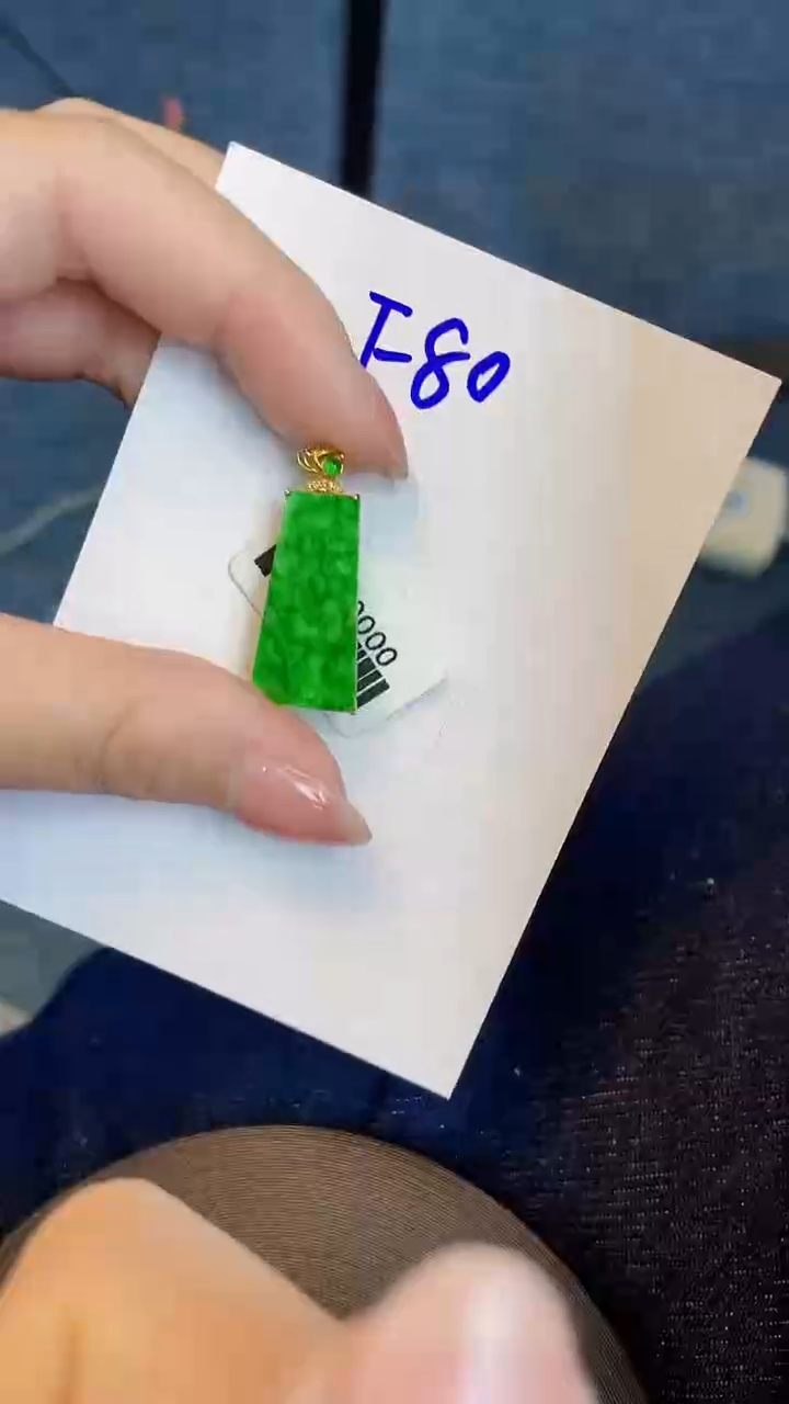 翡翠18K金镶嵌颈饰0000000000