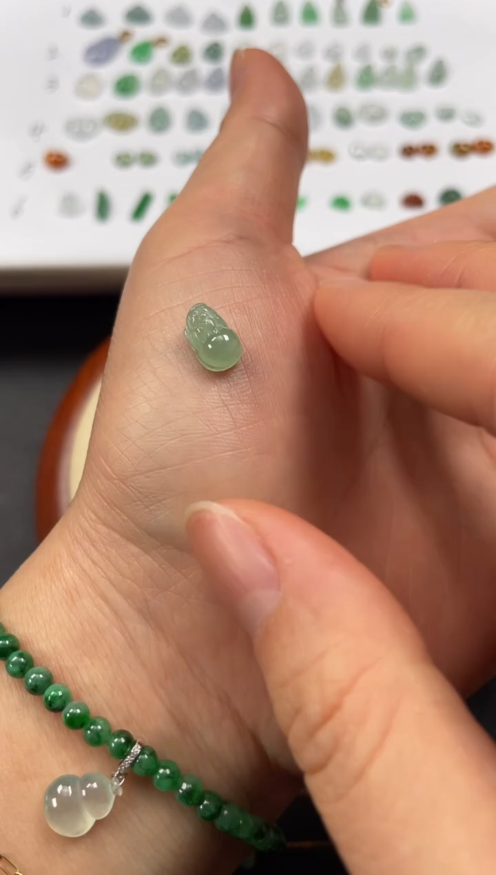 吊坠(不含链)18K金镶嵌翡翠一个JK203