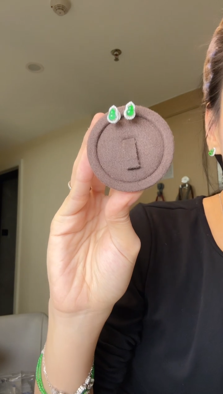 【闪购商品】翡翠耳钉18K金镶嵌天然翡翠耳钉