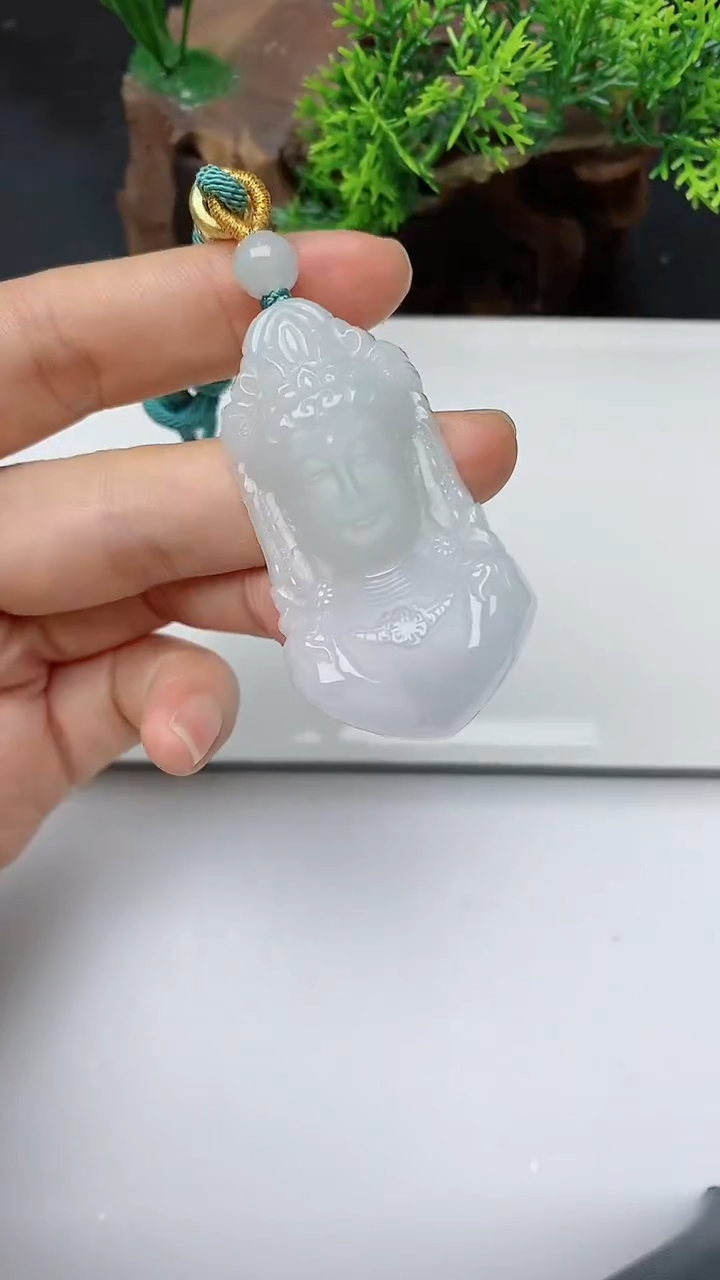 【闪购商品】翡翠颈饰未镶嵌         