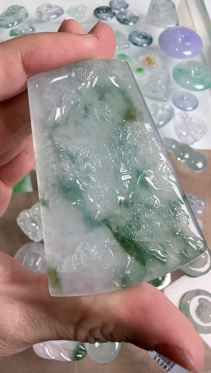 【闪购商品】翡翠吊坠(不含链)未镶嵌··