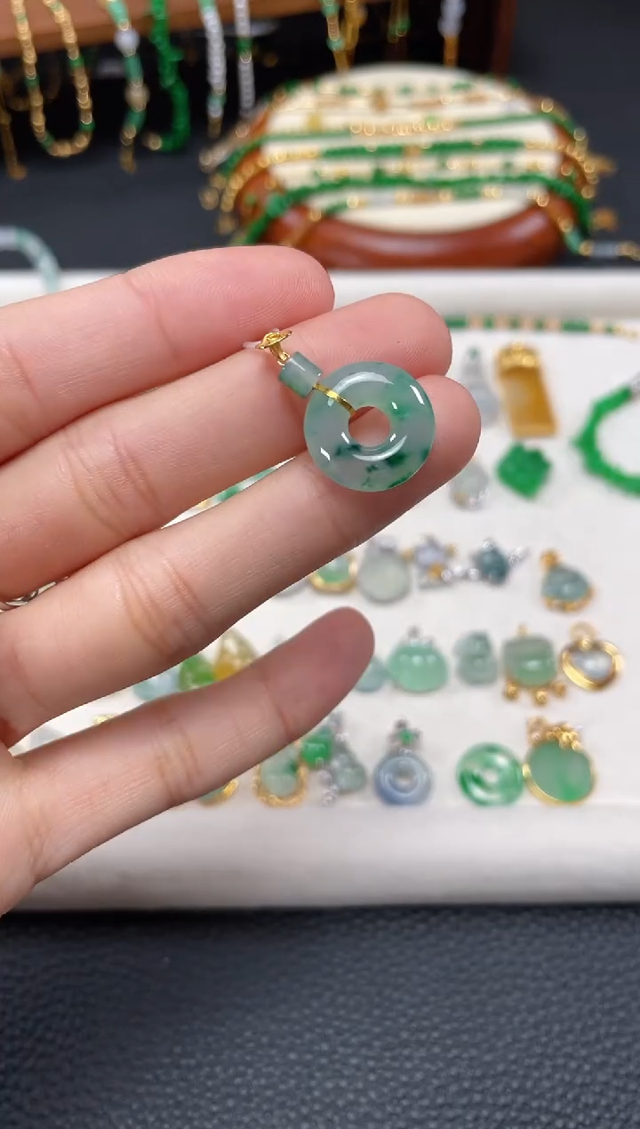 【闪购商品】翡翠吊坠(不含链)18K金镶嵌一个  JK331